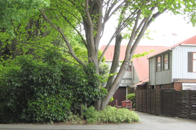 Photo of property in 135 Grahams Road, Burnside, Christchurch, 8053