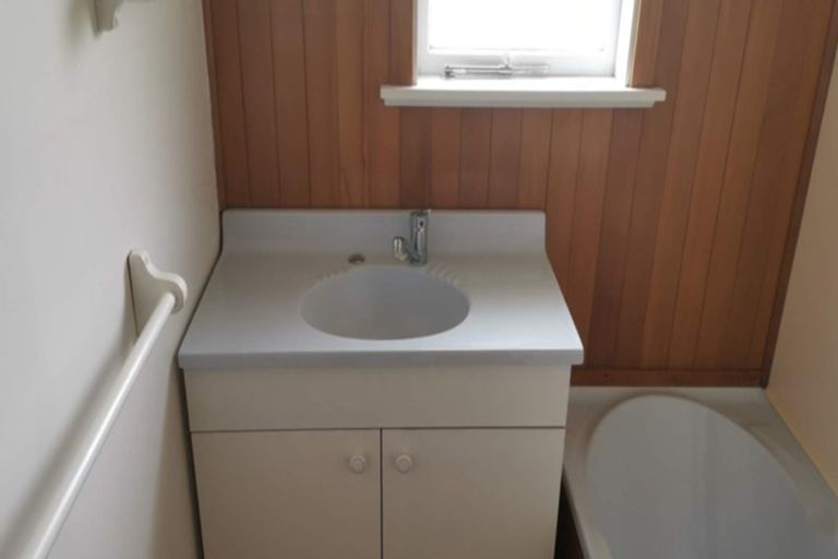 Photo of property in 56 Rua Road, Glen Eden, Auckland, 0602