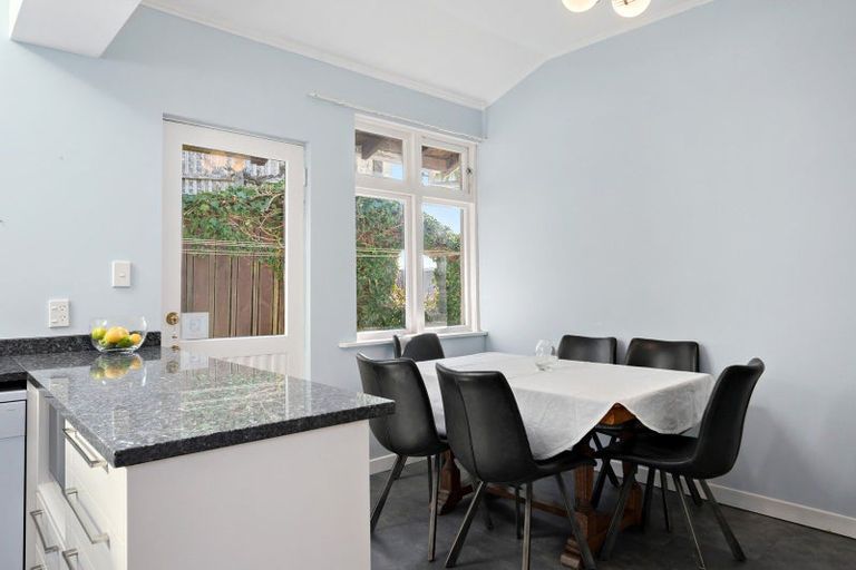 Photo of property in 12 Roseneath Terrace, Roseneath, Wellington, 6011