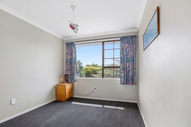 Photo of property in 17 Observatory Close, Whitby, Porirua, 5024