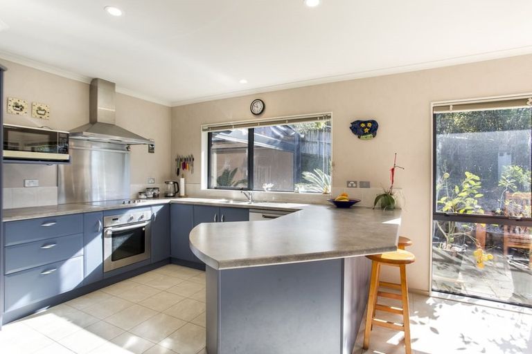 Photo of property in 20 Te Kauri Place, Helensville, 0800