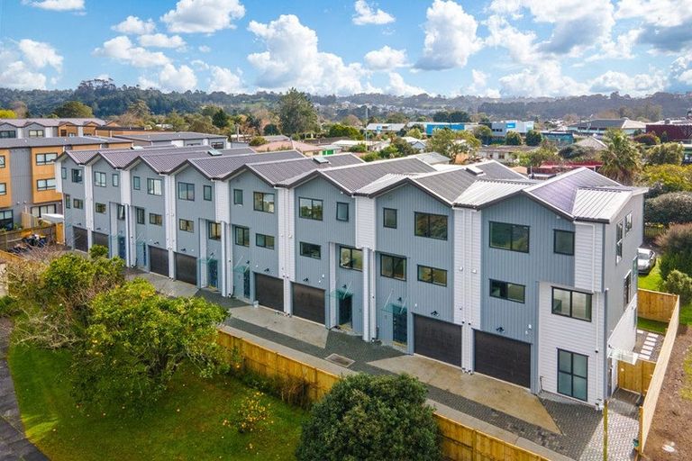 Photo of property in 3/7 Ranui Station Road, Ranui, Auckland, 0612