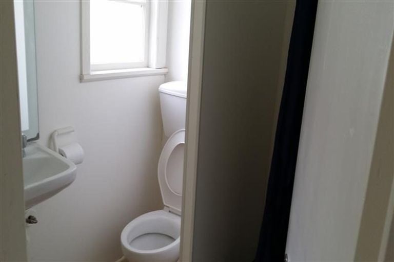 Photo of property in 33 Porritt Avenue, Mount Victoria, Wellington, 6011