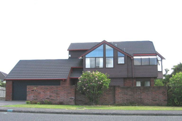 Photo of property in 1/56 Aberdeen Road, Campbells Bay, Auckland, 0620