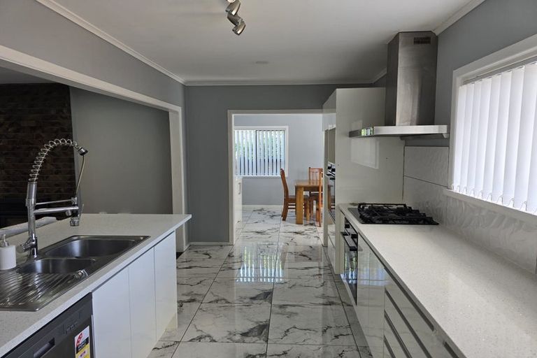 Photo of property in 52 Cambridge Terrace, Papatoetoe, Auckland, 2025