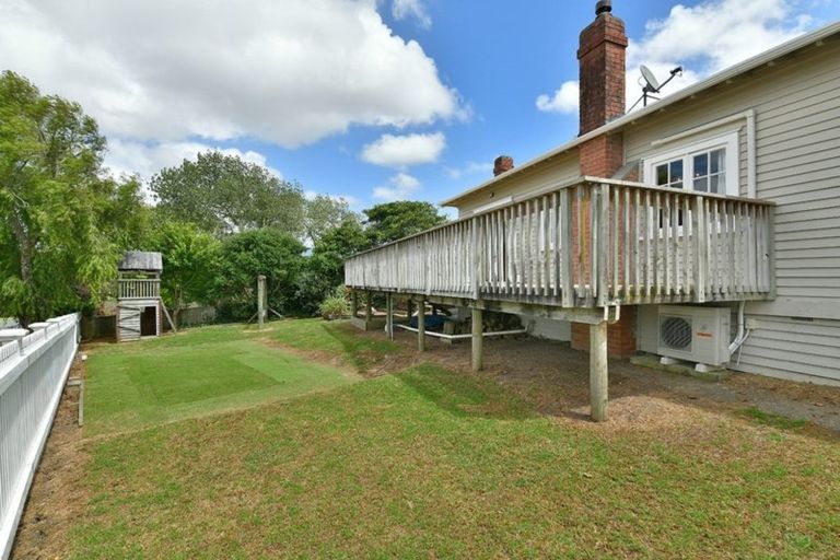 Photo of property in 72 Garfield Road, Helensville, 0800