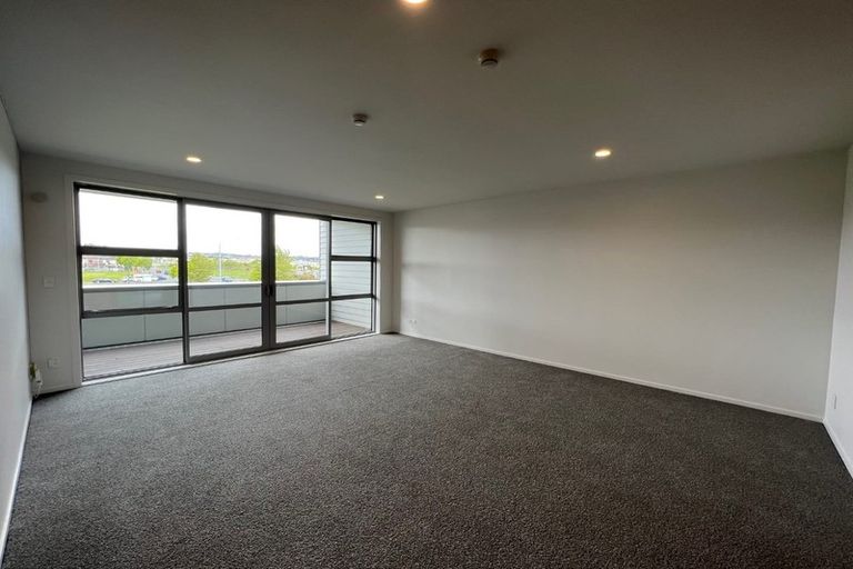 Photo of property in 1/63 Kestev Drive, Flat Bush, Auckland, 2016
