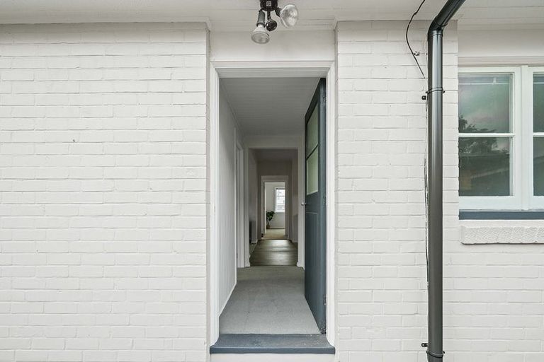 Photo of property in 18 Shands Road, Hornby, Christchurch, 8042