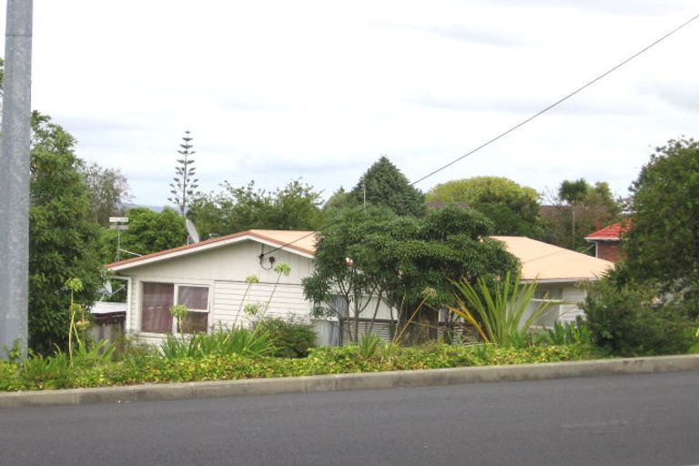 Photo of property in 1/302 Glenfield Road, Glenfield, Auckland, 0629