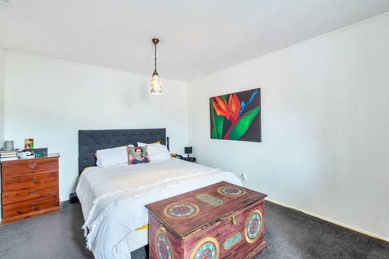 Photo of property in 3/98 Roberts Road, Te Atatu South, Auckland, 0610