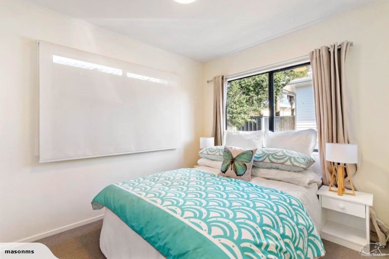Photo of property in 106 Seymour Road, Sunnyvale, Auckland, 0612