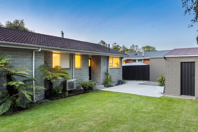 Photo of property in 42 Palatine Terrace, Saint Martins, Christchurch, 8022