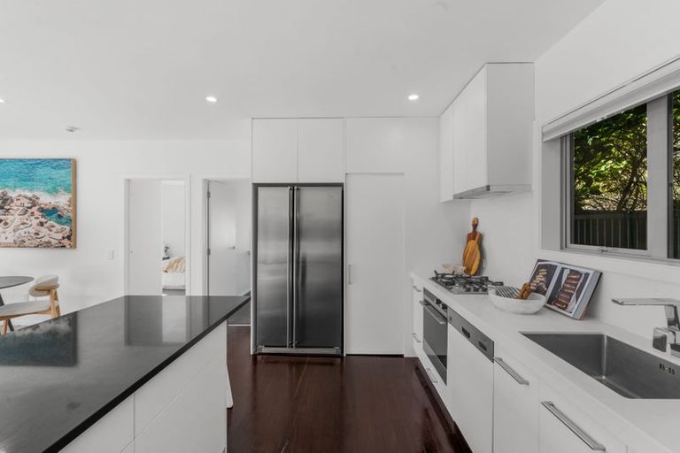 Photo of property in 14 Whitfield Street, Sumner, Christchurch, 8081