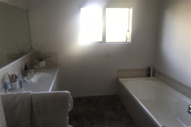 Photo of property in 13 Knightsbridge Place, Taradale, Napier, 4112