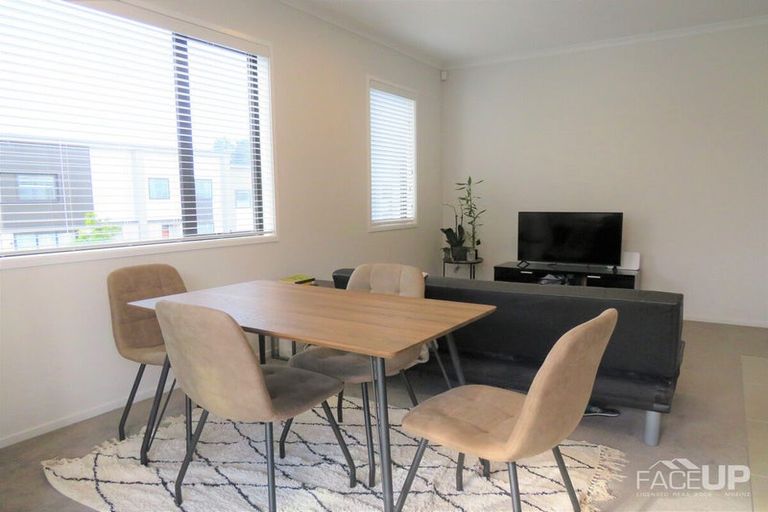 Photo of property in 20 Pukewhero Rise, Westgate, Auckland, 0614