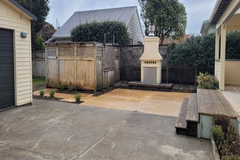 Photo of property in 40 Birdwood Road, Waterloo, Lower Hutt, 5011