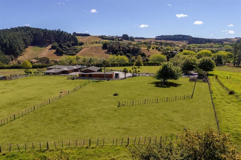 Photo of property in 883 Peak Road, Helensville, 0875