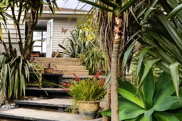 Photo of property in 49a Helena Street, Massey, Auckland, 0614