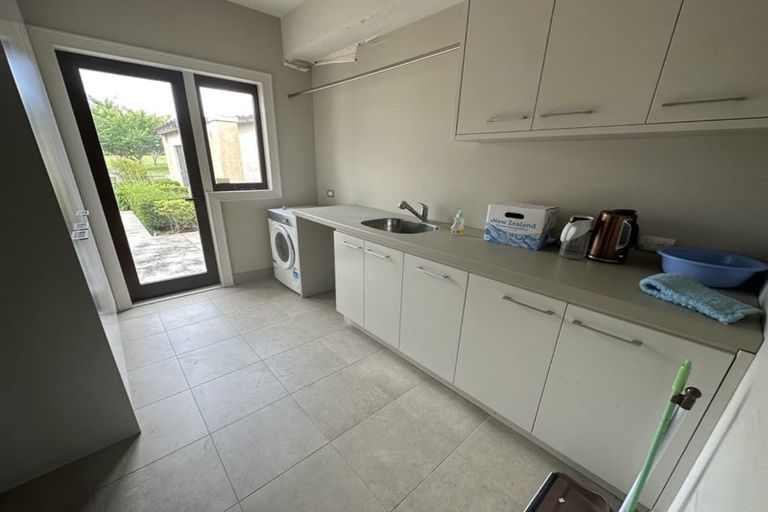 Photo of property in 35 Hayfield Way, Karaka, Papakura, 2113