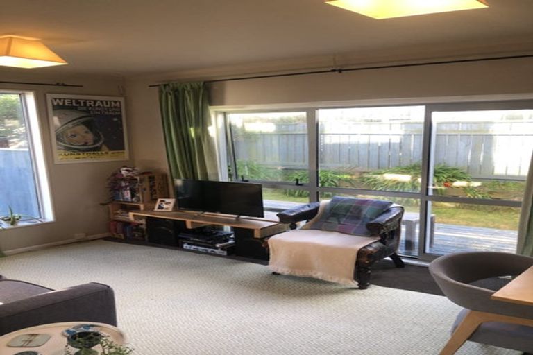 Photo of property in 74f1 Freyberg Street, Lyall Bay, Wellington, 6022