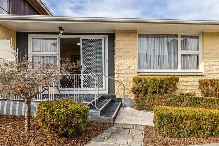 Photo of property in 2/4 Apollo Place, Papanui, Christchurch, 8052