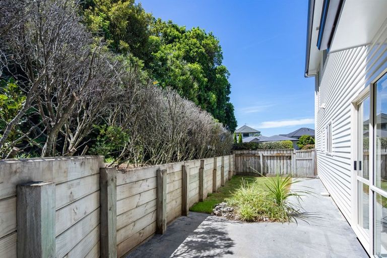 Photo of property in 6 Chippenham Grove, Churton Park, Wellington, 6037