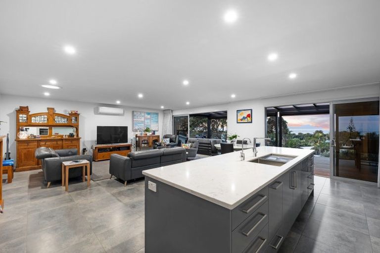 Photo of property in 890 Cove Road, Waipu, 0582