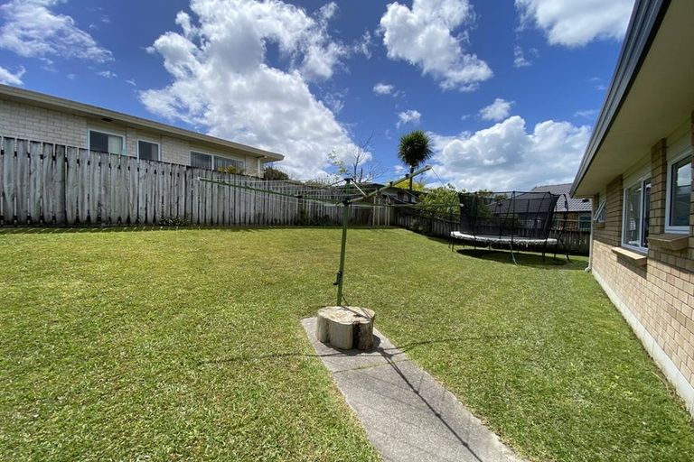 Photo of property in 118 Lakeside Drive, Orewa, 0931