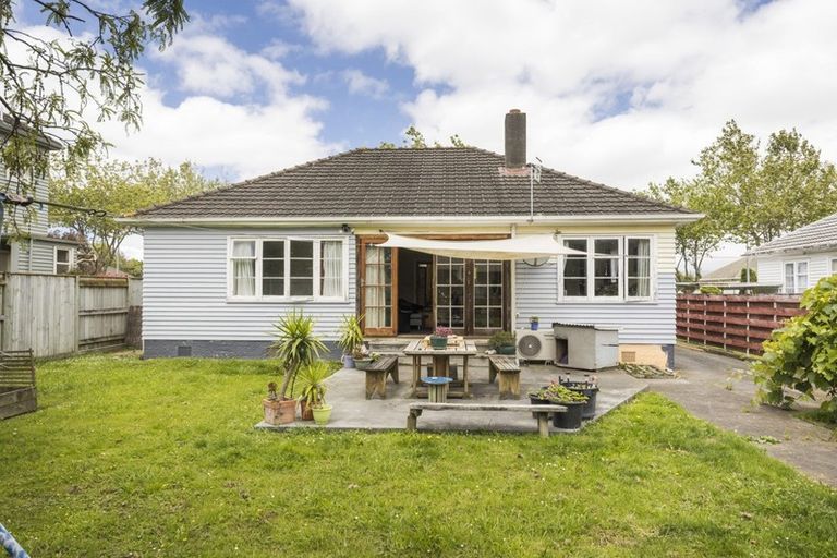 Photo of property in 73 Rangiora Avenue, Roslyn, Palmerston North, 4414