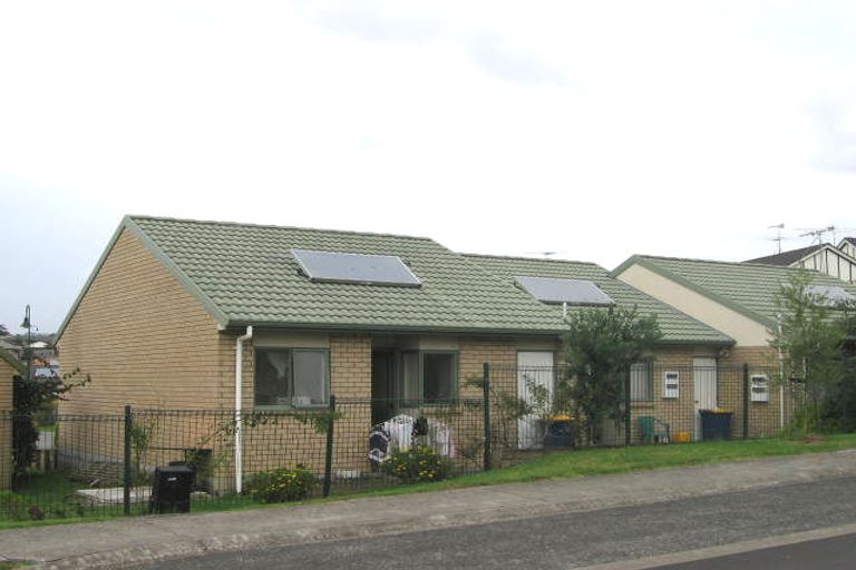 Photo of property in 10/25 Charlenne Close, Ranui, Auckland, 0612