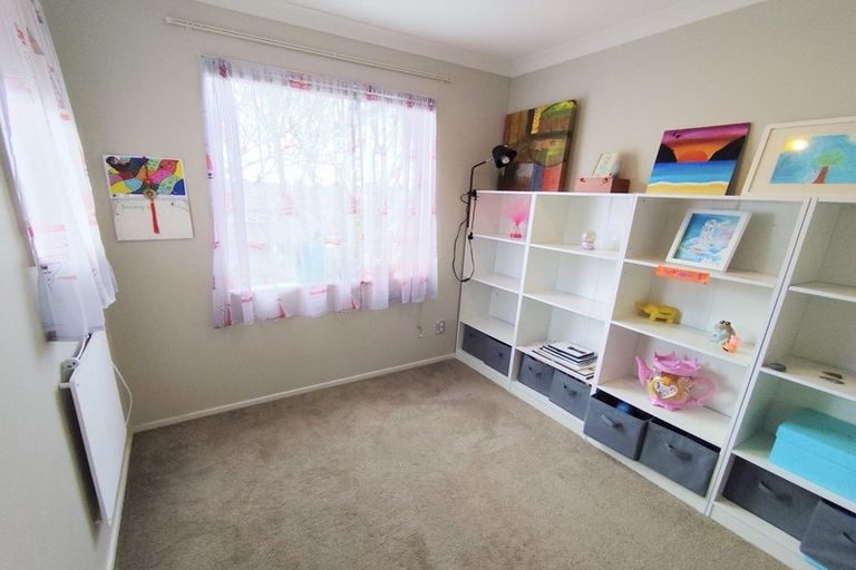 Photo of property in 1a Marina View Drive, Hobsonville, Auckland, 0618