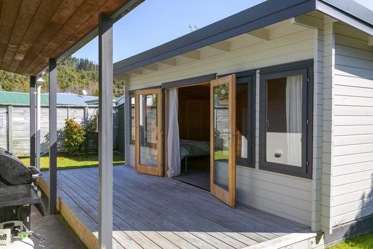Photo of property in 14 Motuoapa Esplanade, Motuoapa, 3382