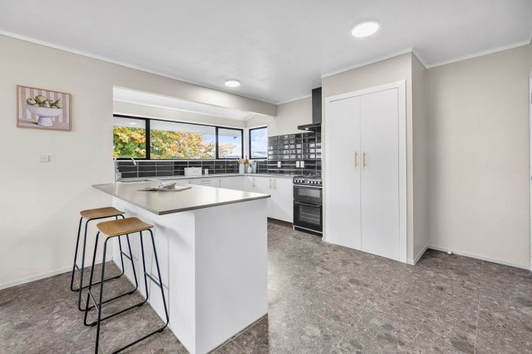 Photo of property in 2 Bronte Place, Owhata, Rotorua, 3010