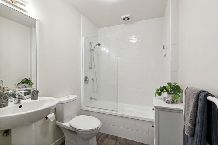 Photo of property in Westhaven Apartments, 21/127u Molesworth Street, Thorndon, Wellington, 6011
