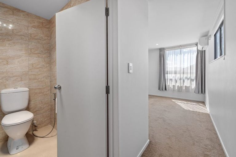 Photo of property in 15 Hoiho Road, Pukekohe, 2120