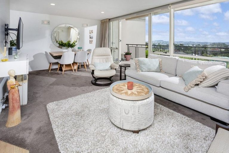 Photo of property in 16/166 Mokoia Road, Chatswood, Auckland, 0626