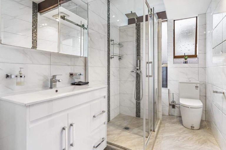 Photo of property in 18 Kohinoor Avenue, Mangere, Auckland, 2022