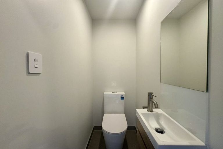 Photo of property in 13/506 Glenfield Road, Bayview, Auckland, 0629