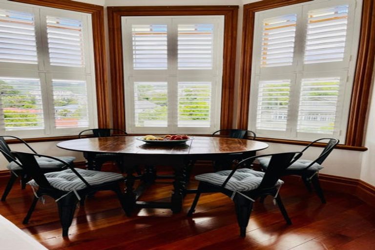 Photo of property in 144 Kelburn Parade, Kelburn, Wellington, 6012