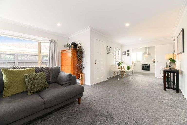 Photo of property in 63a Nile Road, Milford, Auckland, 0620