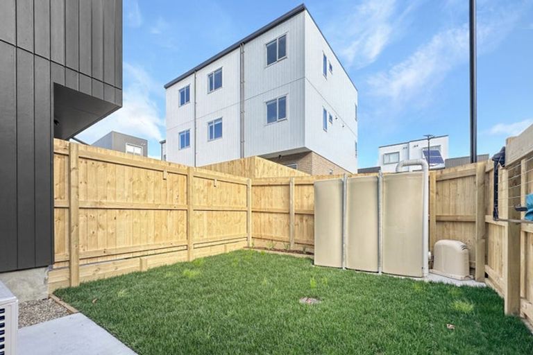 Photo of property in 2 Ngae Place, Mangere East, Auckland, 2024