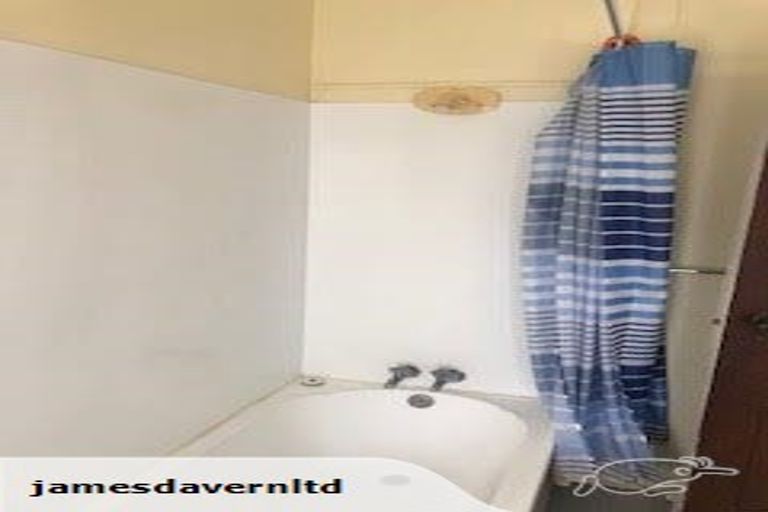 Photo of property in 192 Rathgar Road, Henderson, Auckland, 0610