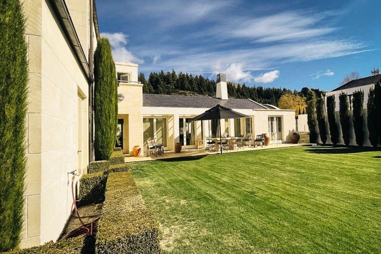 Photo of property in 29 Morrows Mead, Wanaka, 9305