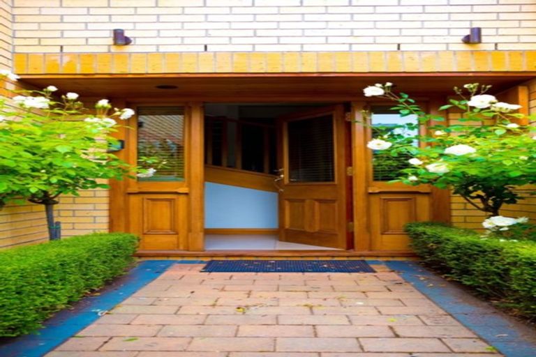 Photo of property in 32 Wai-iti Terrace, Burnside, Christchurch, 8052