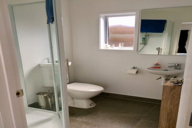 Photo of property in 57a Gloria Avenue, Te Atatu Peninsula, Auckland, 0610