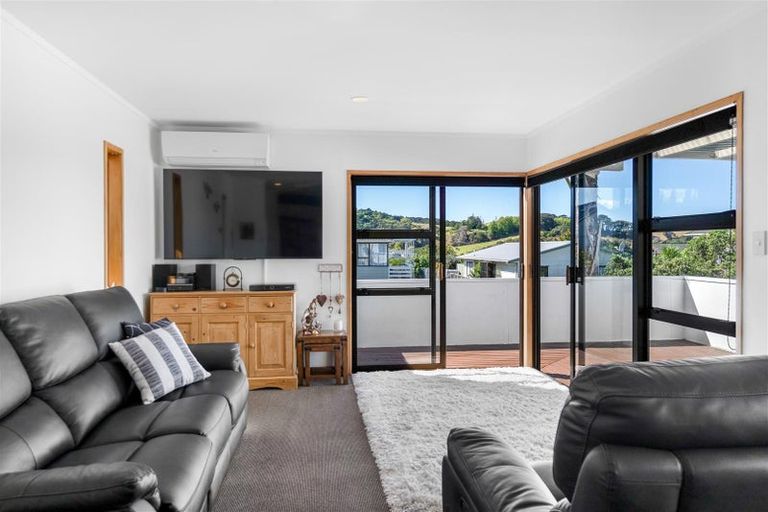 Photo of property in 6 Merehai Place, Snells Beach, 0920