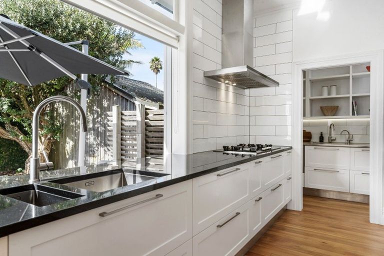 Photo of property in 46 Tainui Road, Devonport, Auckland, 0624