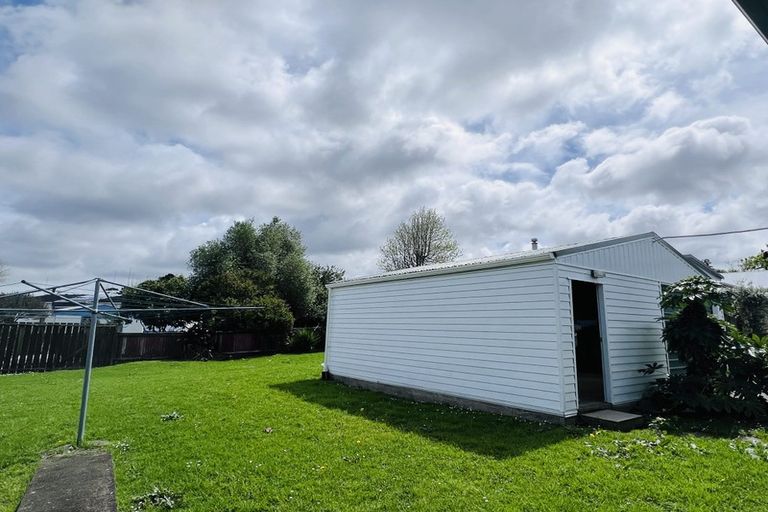 Photo of property in 26 Makora Road, Massey, Auckland, 0614