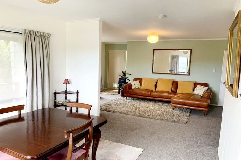 Photo of property in 6 Sasanqua Way, Crofton Downs, Wellington, 6035