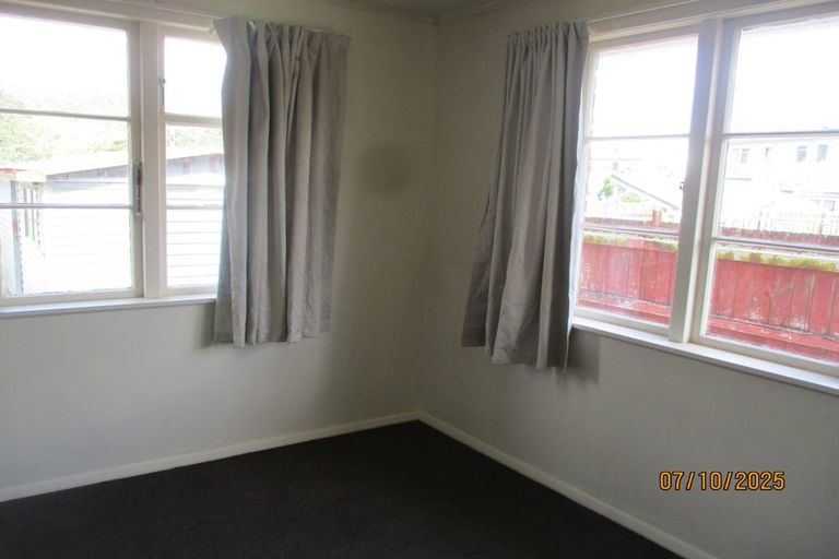 Photo of property in 1086 High Street, Taita, Lower Hutt, 5011